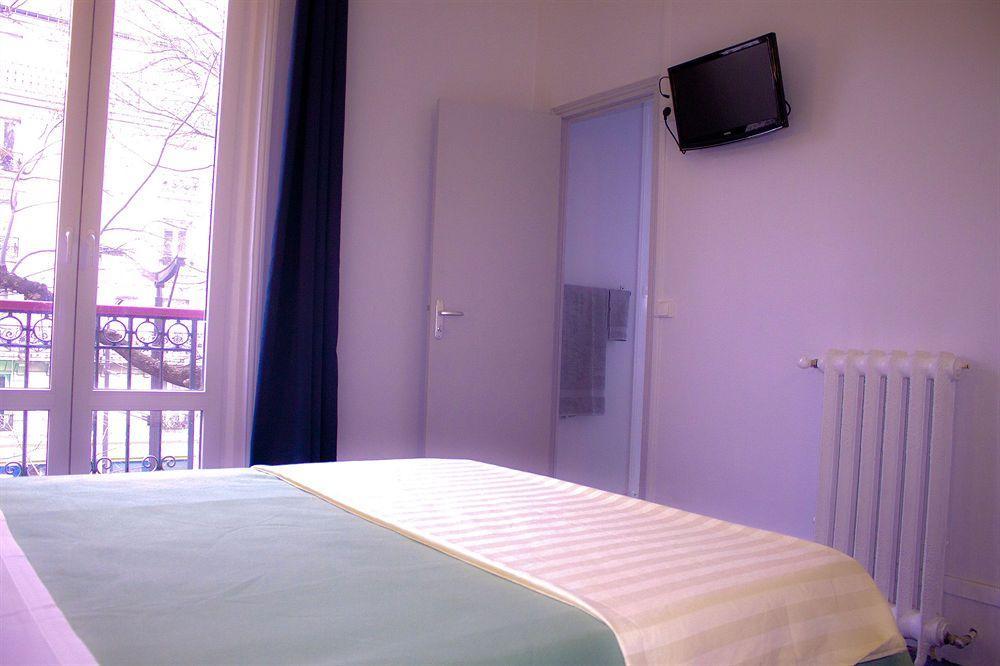 Hotel Bien-Etre Париж Екстериор снимка